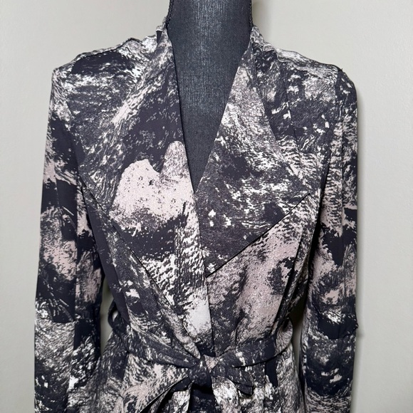 Aritzia Babaton Quincey Flowy Duster/Trench size XXS cascading lapels, belted - Picture 2 of 7